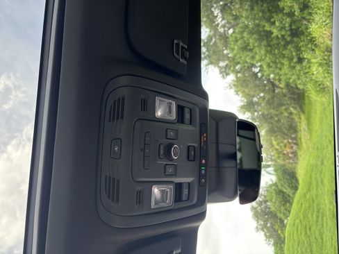 Used 2021 Cadillac Escalade Sport RWD image 15