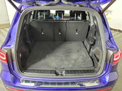 Used 2021 Mercedes-Benz GLB 250 4MATIC w/ Premium Package image 24