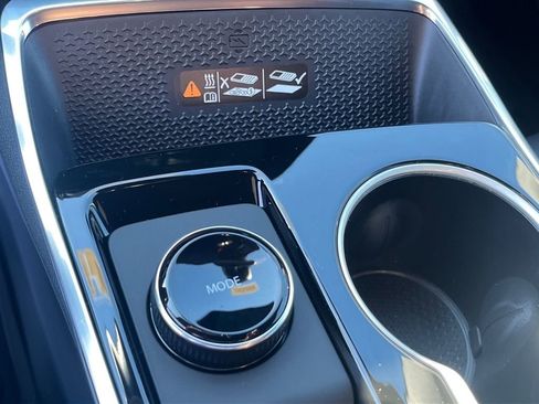 New 2026 Chevrolet Equinox LT w/ Convenience Package II image 12