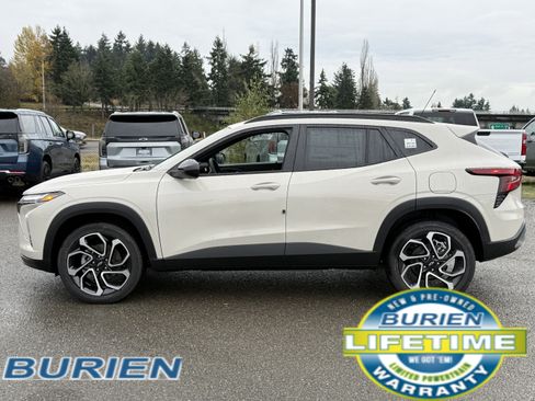 New 2026 Chevrolet Trax RS w/ Driver Confidence Package image 2