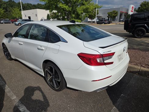 Used 2022 Honda Accord Sport image 6