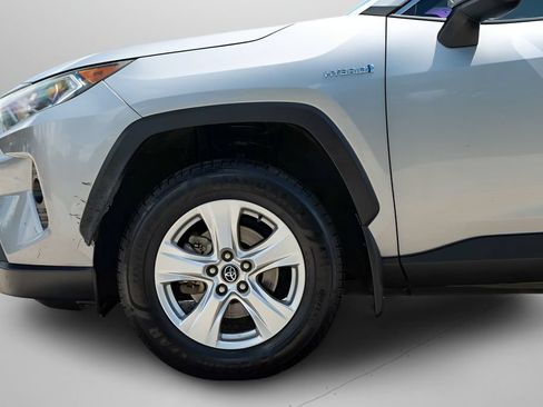 Used 2021 Toyota RAV4 XLE w/ Convenience Package AWD/4WD image 12