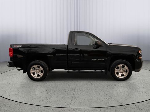 Used 2017 Chevrolet Silverado 1500 LT w/ Snow Plow Prep Package image 20