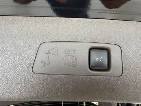 Used 2023 Lincoln Corsair AWD image 18