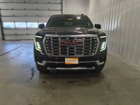 Used 2025 GMC Yukon XL Denali AWD/4WD image 3