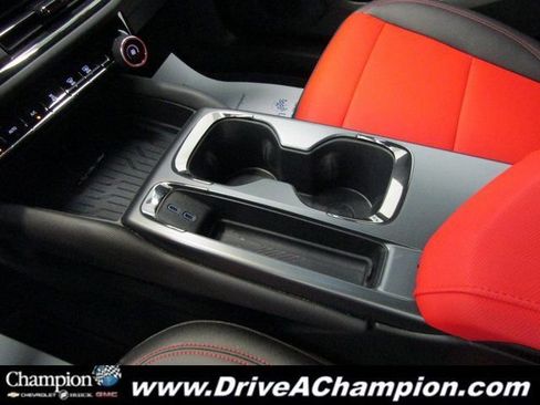 Certified 2025 Chevrolet Equinox EV RS image 33