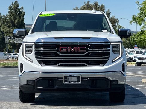 Used 2025 GMC Sierra 1500 SLT AWD/4WD image 9