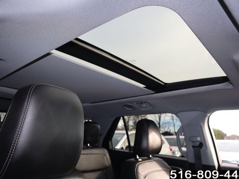 Used 2022 Ford Explorer XLT w/ Equipment Group 202A image 30