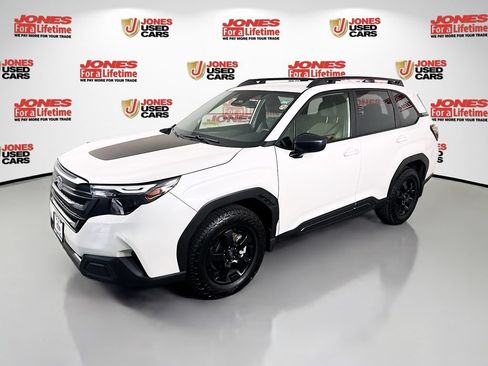 Used 2025 Subaru Forester w/ Convenience Package #1 AWD/4WD image 11