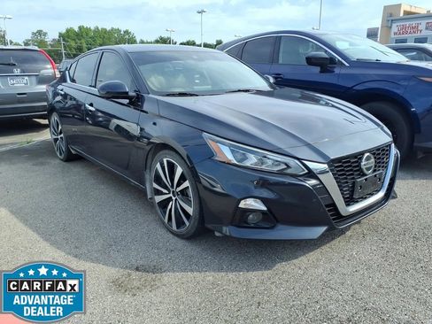 Used 2020 Nissan Altima 2.5 Platinum FWD image 1