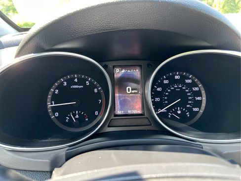 Used 2018 Hyundai Santa Fe Sport 2.0T AWD/4WD image 18