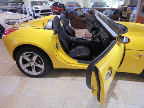 Used 2007 Pontiac Solstice Convertible RWD image 35