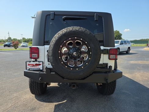 Used 2010 Jeep Wrangler Unlimited Sport AWD/4WD image 7