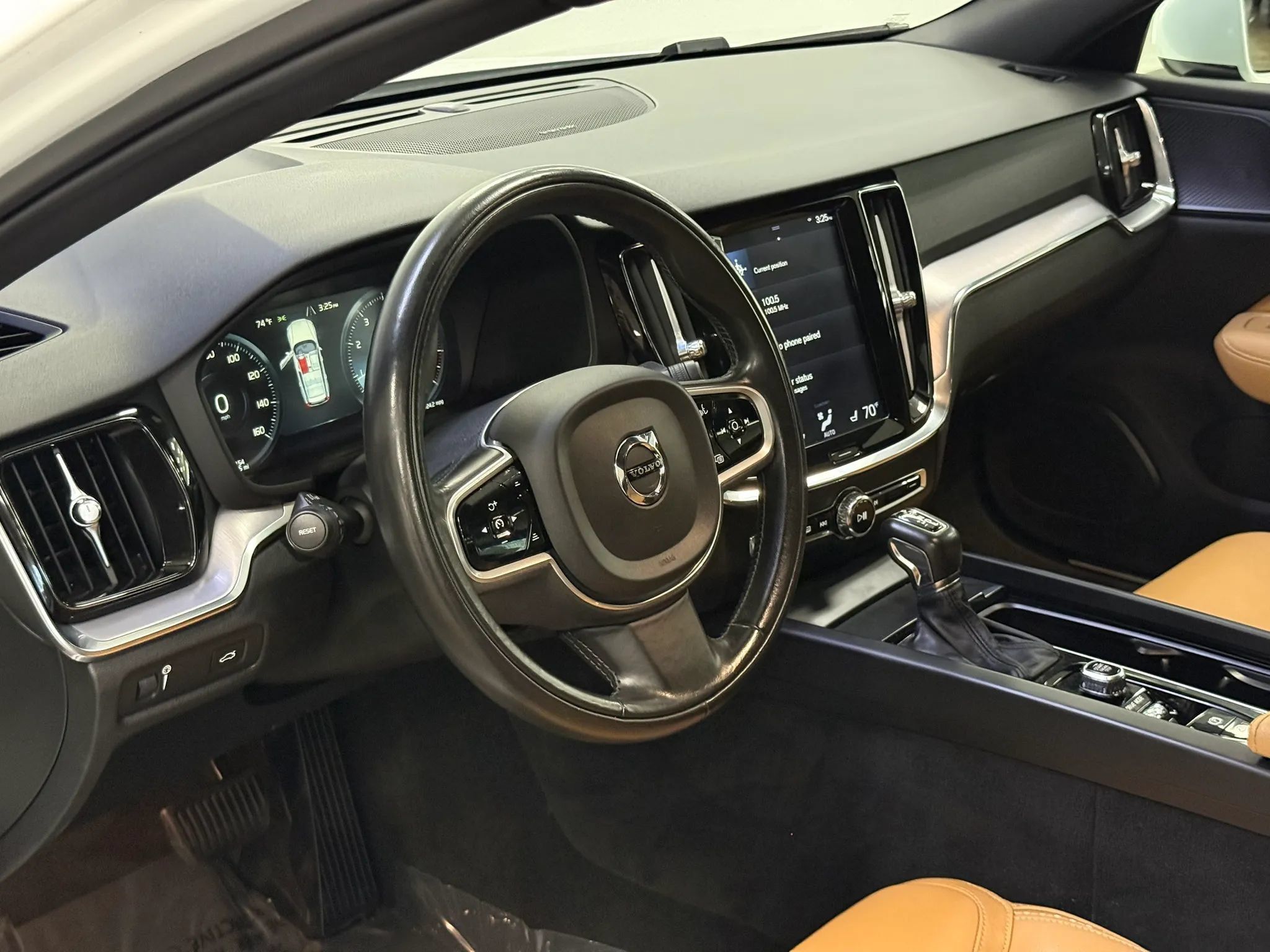Used 2020 Volvo V60 T5 Cross Country AWD/4WD image 18
