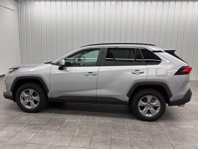 Used 2025 Toyota RAV4 XLE AWD/4WD image 6