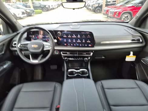 Used 2026 Chevrolet Traverse LT w/ Enhanced Driving Package FWD image 19