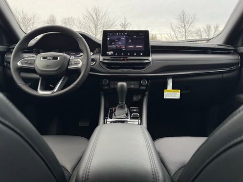 New 2026 Jeep Compass Latitude image 22