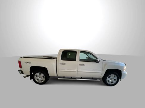 Used 2011 Chevrolet Silverado 1500 LTZ w/ LTZ White Diamond Edition AWD/4WD image 9