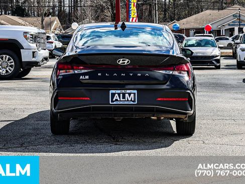 Used 2025 Hyundai Elantra Sport FWD image 12