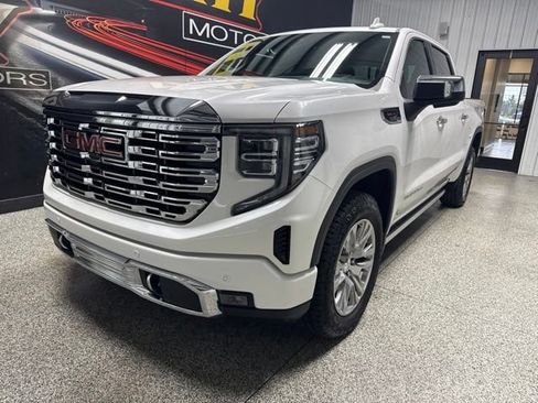 Used 2023 GMC Sierra 1500 Denali w/ Technology Package AWD/4WD image 2
