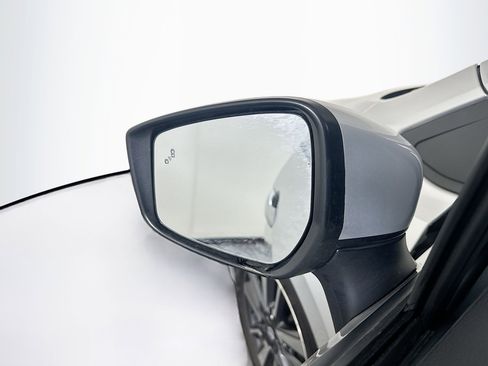 Used 2025 Nissan Versa SV w/ Trunk Package image 16