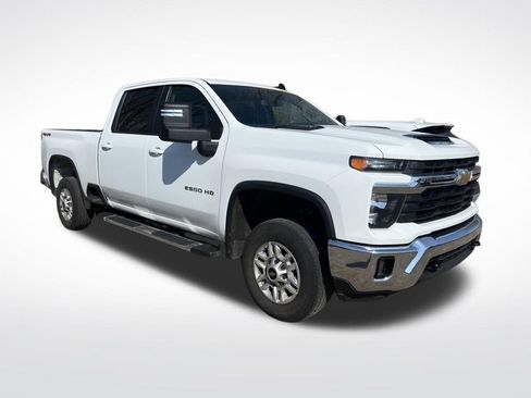 Used 2025 Chevrolet Silverado 2500 LT w/ Convenience Package AWD/4WD image 12