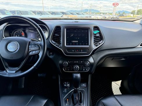Used 2021 Jeep Cherokee Trailhawk AWD/4WD image 24