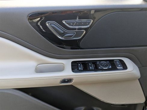 Used 2024 Lincoln Aviator AWD w/ Premium Package image 14