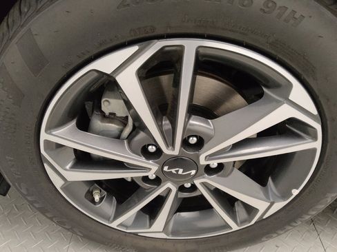 Used 2024 Kia Forte LXS image 31