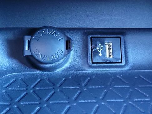 Used 2023 Toyota RAV4 XLE Premium image 15