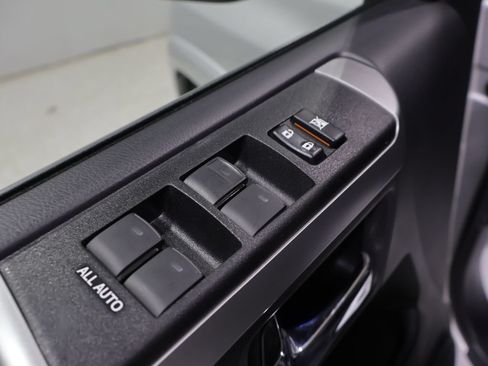 Used 2022 Toyota 4Runner Limited AWD/4WD image 14
