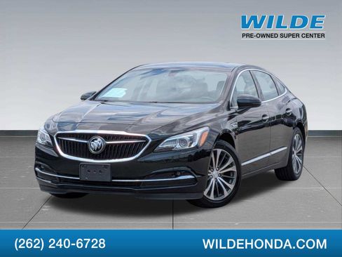 Used 2017 Buick LaCrosse Essence FWD image 1