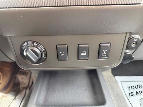 Used 2010 Nissan Xterra Off-Road image 23