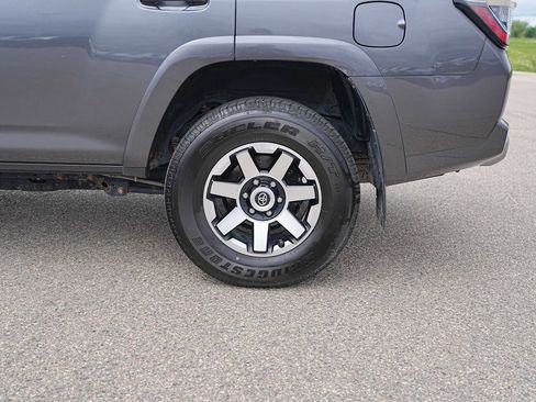 Used 2020 Toyota 4Runner TRD Off-Road Premium AWD/4WD image 13