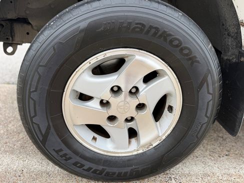 Used 2002 Toyota Sequoia Limited image 21