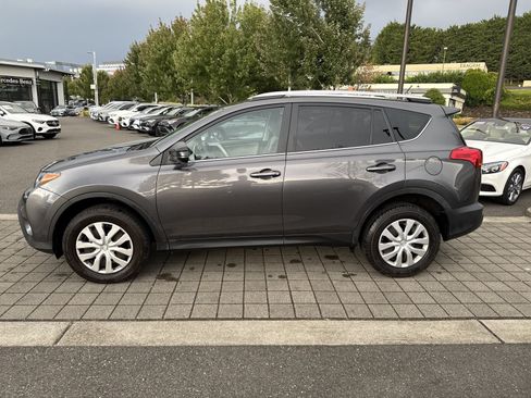Used 2014 Toyota RAV4 LE AWD/4WD image 8