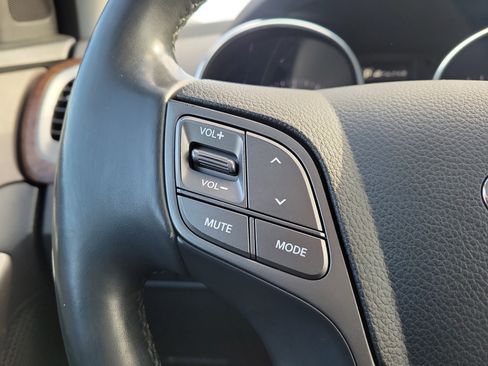 Used 2017 Hyundai Santa Fe Limited image 22