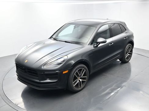 Certified 2023 Porsche Macan AWD/4WD image 30
