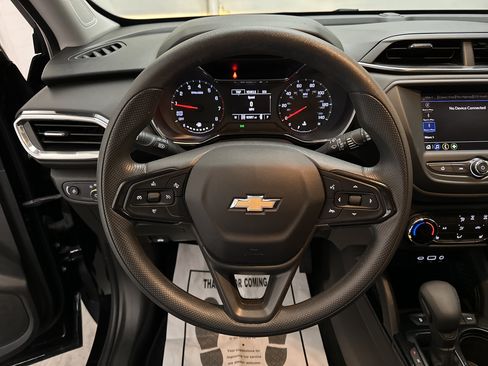 Used 2023 Chevrolet TrailBlazer LT AWD/4WD image 24