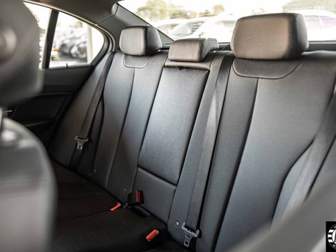Used 2017 BMW 320i xDrive Sedan image 34