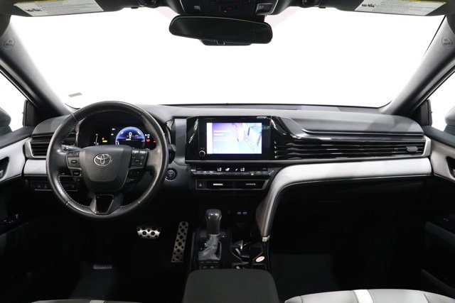 Used 2025 Toyota Camry SE FWD image 15
