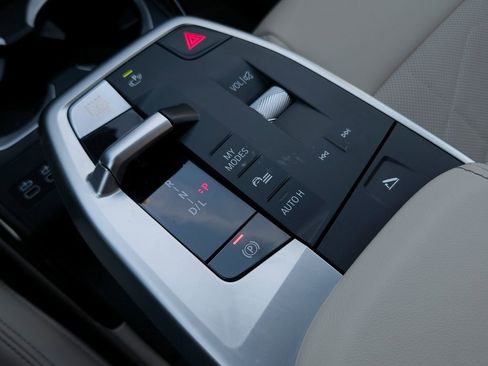 Used 2025 BMW X2 xDrive28i w/ Convenience Package image 10