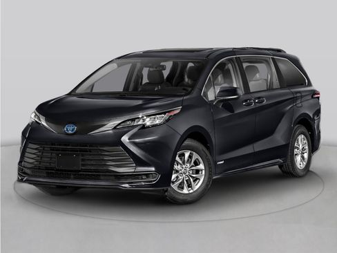 Used 2024 Toyota Sienna XLE FWD image 1