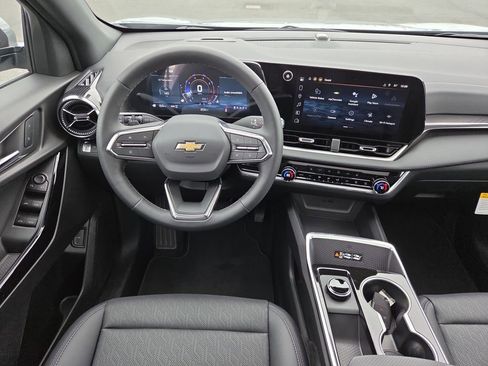 New 2026 Chevrolet Equinox LT w/ Convenience Package II image 12