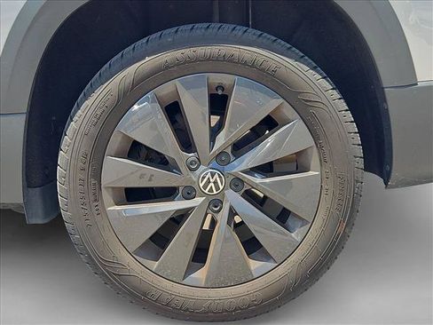Used 2023 Volkswagen Taos S FWD image 9