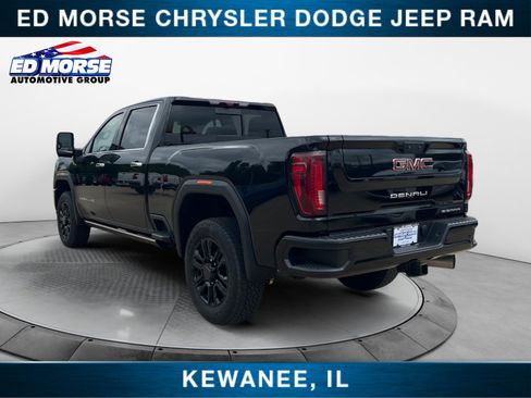 Used 2022 GMC Sierra 2500 Denali w/ Denali Black Diamond Edition AWD/4WD image 3