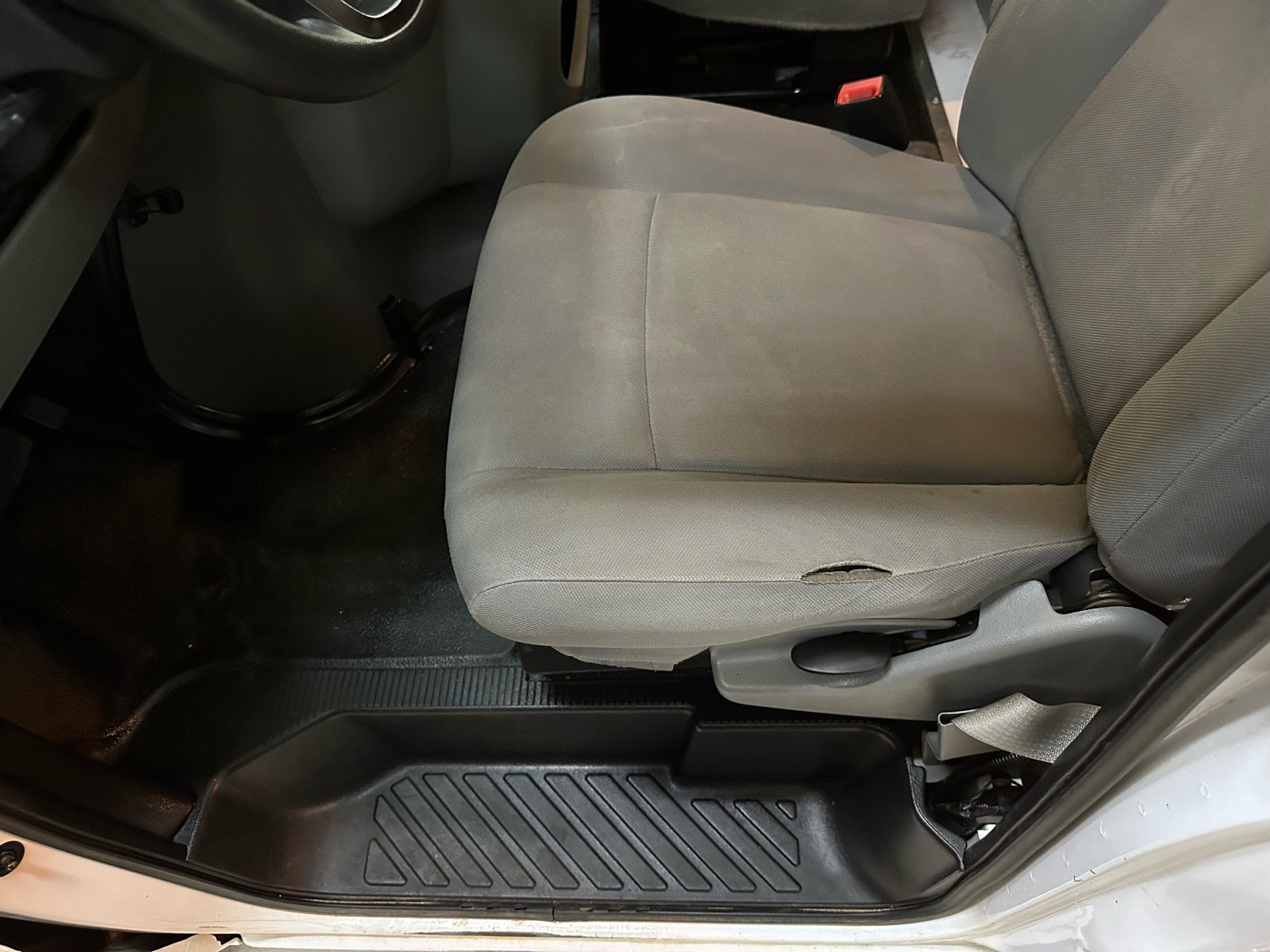 Certified 2024 Ford E-350 and Econoline 350 Super Duty w/ Power Windows & Locks Group RWD image 25