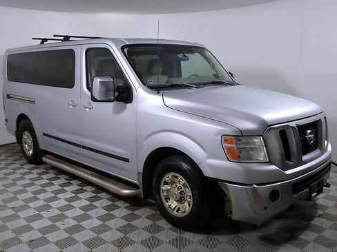 Used 2017 Nissan NV 3500 SL RWD image 6