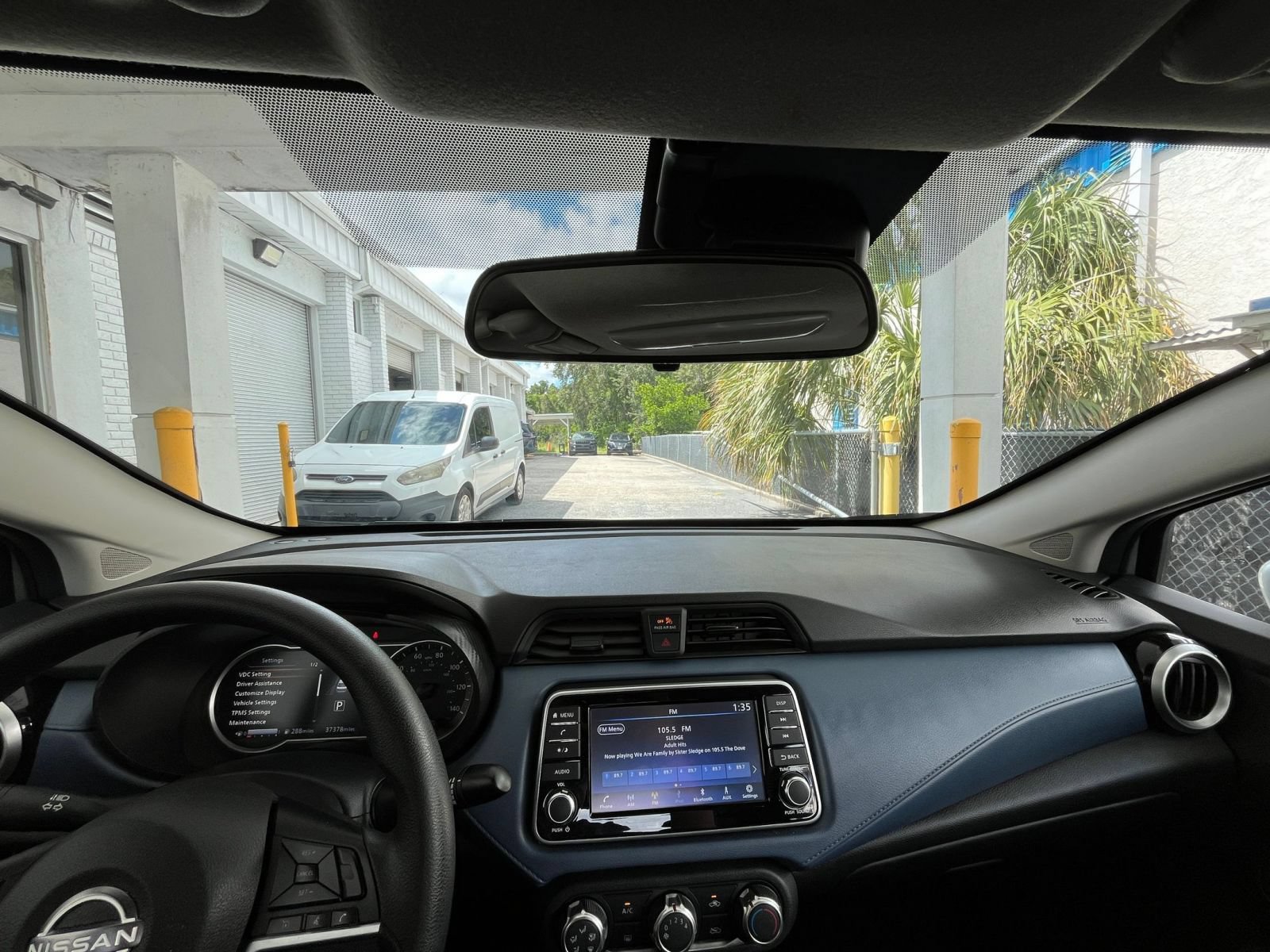 Used 2025 Nissan Versa SV FWD image 30
