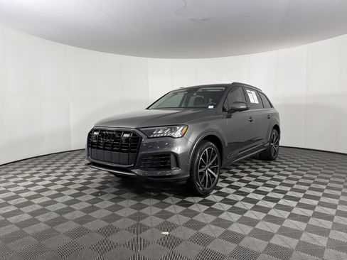 Used 2023 Audi Q7 3.0T Premium Plus image 3